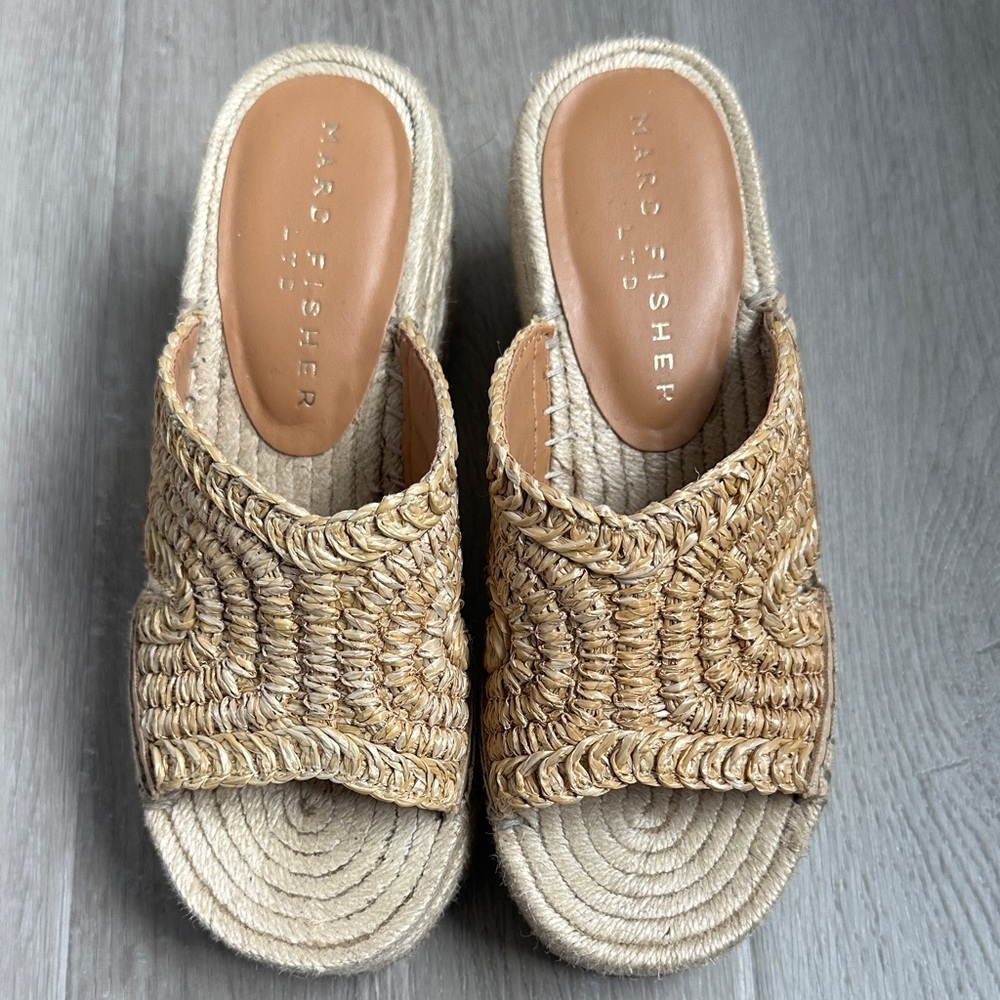 Marc Fisher Natural Woven Mules size 5 - Picture 4 of 9